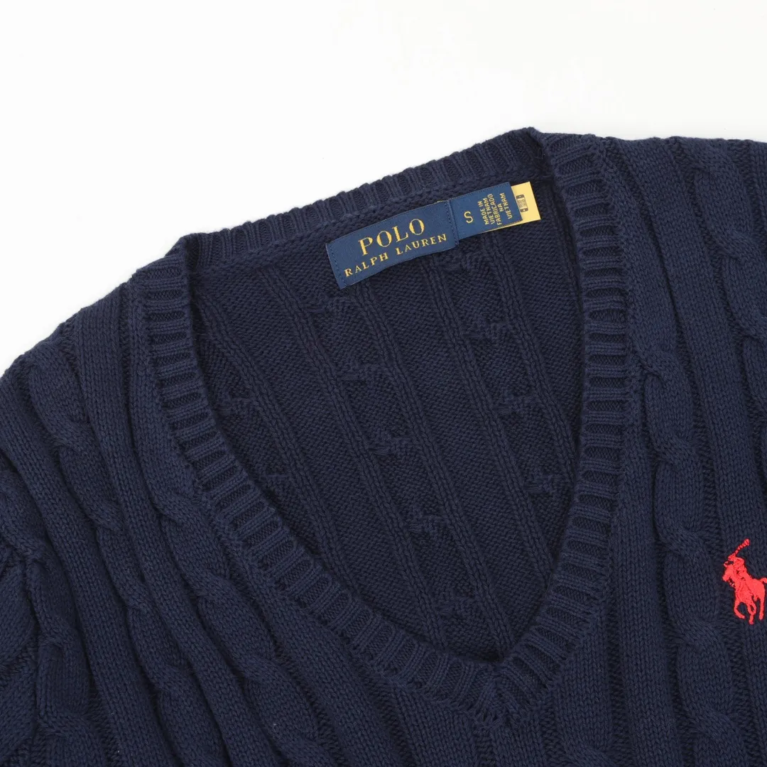 🅿️480 Ralph Lauren 25FW small label knitted sweetheart neck sweater Ralph Lauren (RALPH LAUREN) is the "American classic" brand in the fashion industry. Founded by Mr. Ralph Lauren in 1968, it is a high-end fashion brand with a strong American flavor. The styles are highly stylized and should be regarded as the clothing brand that best represents American culture (this can be seen from the fact that the uniforms of the US team in many Olympic Games have been provided by Ralph Lauren). Size: S-L